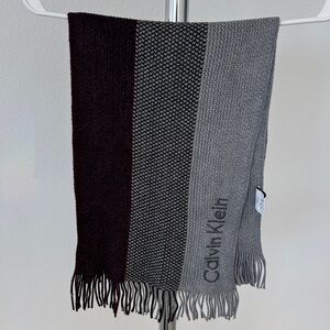 Calvin Klein Unisex Burgundy and Gray Knit Scarf, NWOT